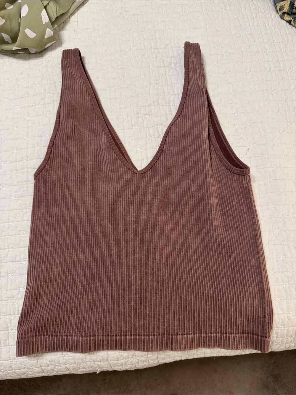 Forever 21 Mauve Ribbed V-Neck Tank Top